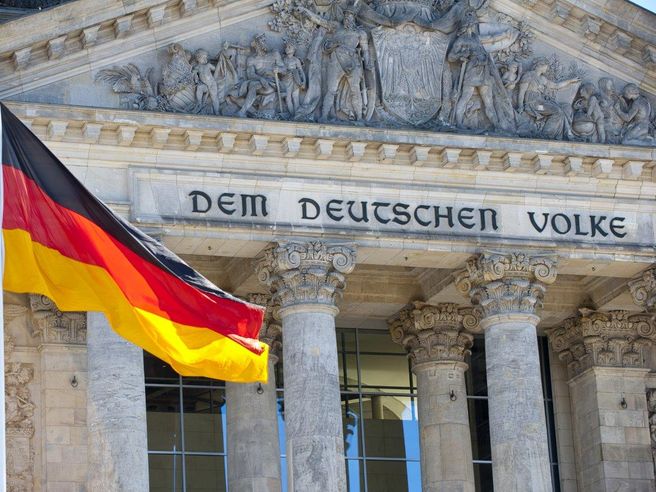 Germania: Pmi servizi scende a 52,1 punti a maggio (prelim.), sotto attese pari a 53 punti