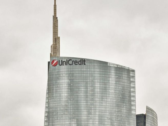 Unicredit: rettifiche aggiuntive su crediti per 8,1 mld nel IV trimestre