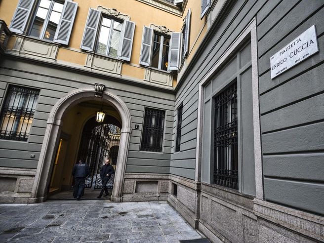 Mediobanca stella del Ftse Mib, Enel si spegne sul finale