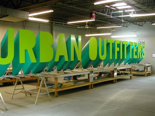 Urban Outfitters: rally del titolo in scia dei numeri trimestrali