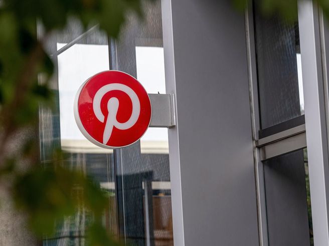 Wall Street cauta dopo rally di ottobre (Dow Jones e S&P +5%). Buy su Tesla, Pinterest affonda -14% dopo nota PayPal