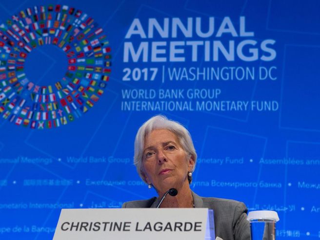 Bce, Lagarde conferma di non essere né falco né colomba indossando spilla a forma di gufo