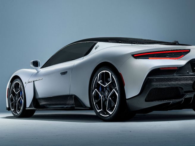 Maserati svela la prima GranCabrio convertibile dal 2019