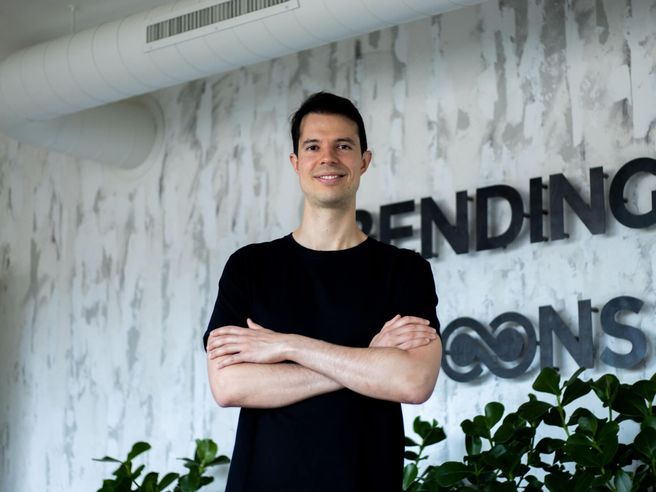 Bending Spoons compra AOL
