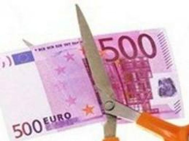 Spending review: Codacons, tagliare 500 enti inutili. Risparmio di 10 miliardi all’anno