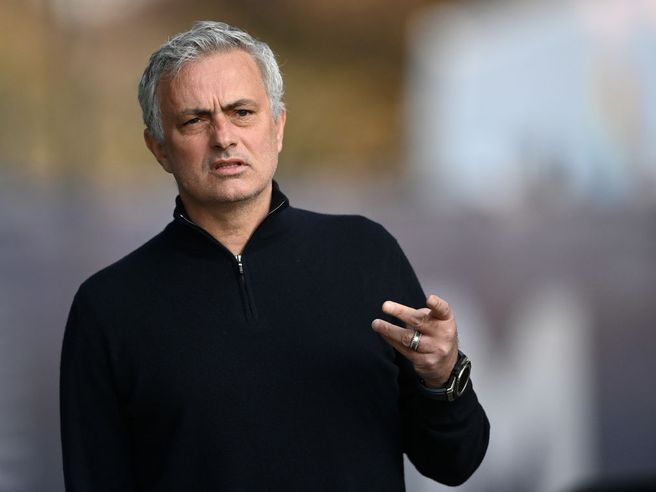 AS Roma, è ancora effetto Mourinho: titolo boom +14%. Cagnazzo alla società: ‘Mou inferiore a Conte ma può essere araba fenice’