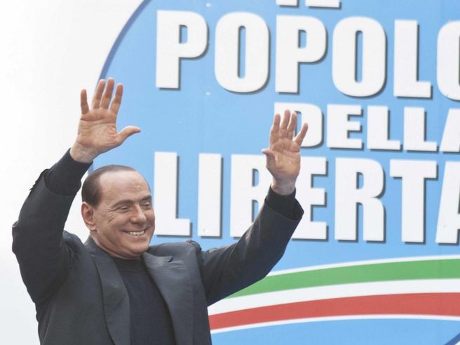 Berlusconi: non mi faccio da parte, resto io il capo del centrodestra