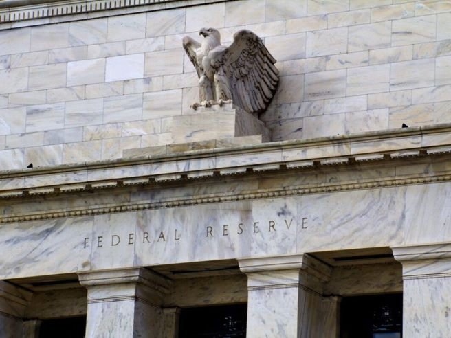 Bullard (Fed): “Calo rendimenti può mitigare ricadute stress bancario”