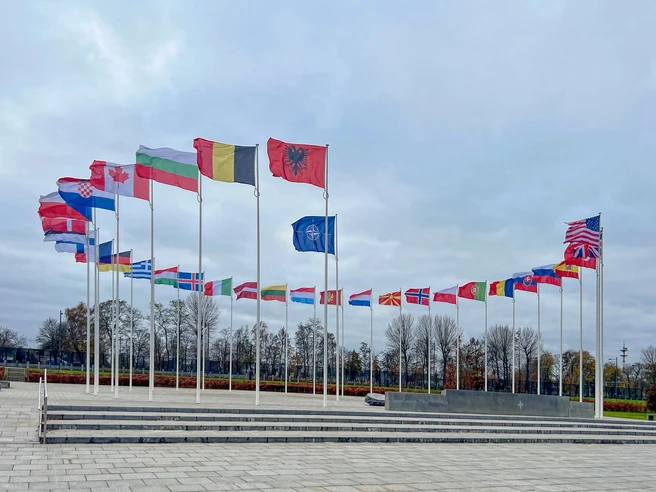 Titoli della difesa ancora sotto la lente, tra vertice Nato e Consiglio Ue. E Citi taglia tre titoli