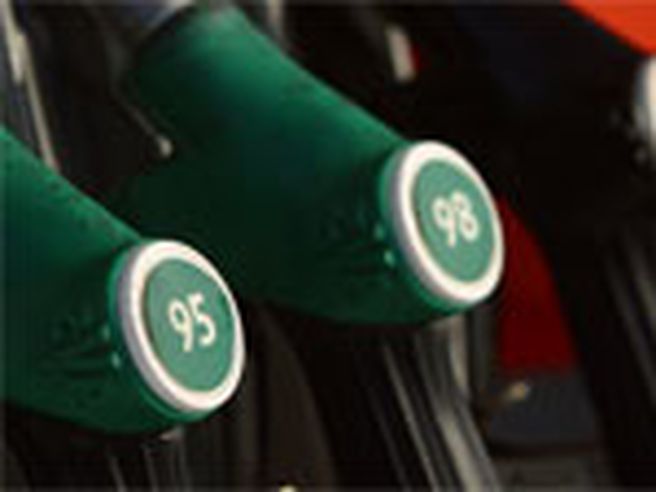 Italia: a febbraio si arresta calo consumi di benzina (Centro Studi Promotor)