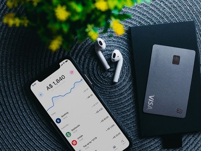 Fintech: Revolut amplia offerta business con servizio di pagamento digitale
