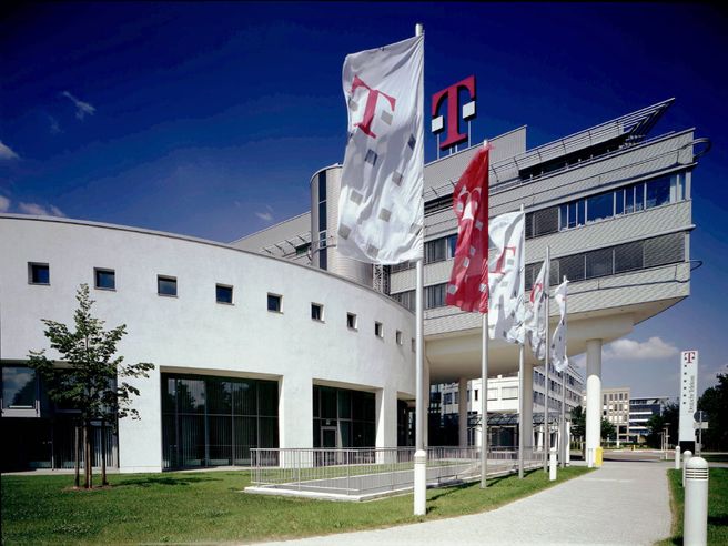 Deutsche Telekom: nel II trim. profitti balzano del 76,4% e battono attese. Confermata guidance ’12