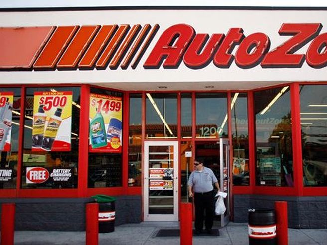 AutoZone: utili e ricavi battono le stime, titolo tonico nel pre-mercato