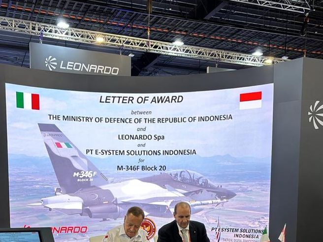 Leonardo: firmata lettera intenti per aerei M-346 con PT ESystem Solutions Indonesia e ministero Difesa Indonesia