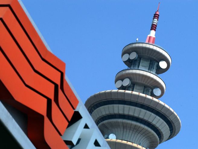 Telecom Italia si muove con segno meno nel giorno dell’assemblea