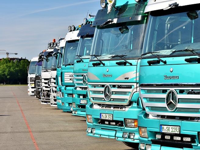 Daimler Truck punta a redditività del 12% entro 2030