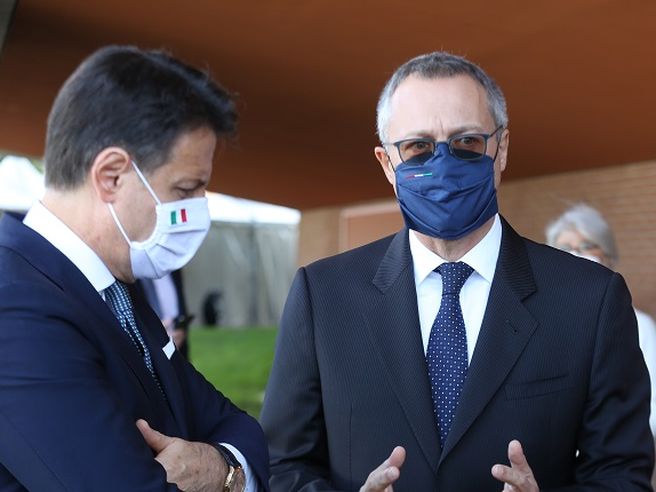 Confindustria all’attacco su Recovery Fund: ‘governo indietrissimo, è innegabile’
