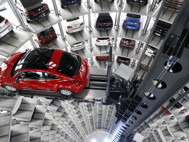 Germania: Vda, +9% per le immatricolazioni di auto a novembre