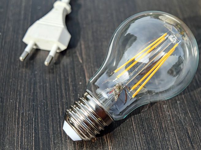 Energia elettrica, +1,3% i consumi nel mese di maggio