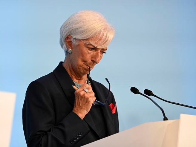 Grande rimonta dell’euro sul dollaro preoccupa la Bce. Arrivare a 1,20 segnerebbe nuovo equilibrio