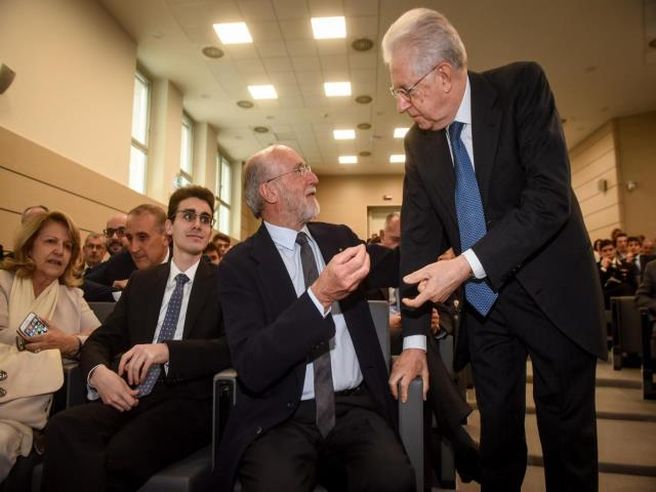 Monti: ‘politica a disagio, Draghi riscuote più di molti di loro fiducia cittadini’
