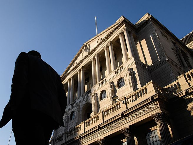 Bank of England alza tassi allo 0,75% in terza stretta consecutiva. Teme più inflazione con guerra Ucraina
