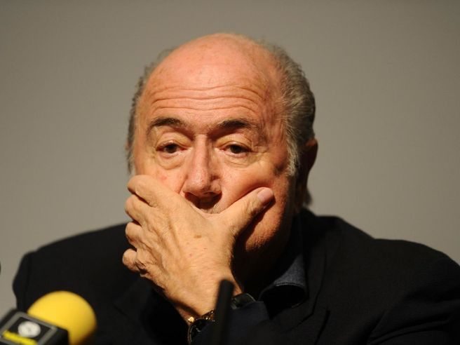 Fifa: Blatter, Platini e Walcke sospesi per 90 giorni da comitato etico
