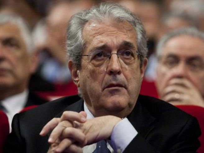 Saccomanni: Governo affronterà raccomandazioni Ue una per una, possibile taglio tasse con calo spesa