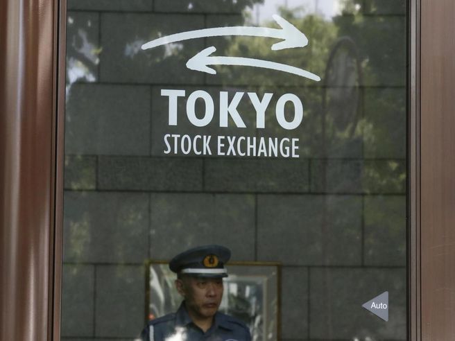 Giappone: vittoria Abe positiva per Nikkei, ma potrebbero arrivare delle prese di profitto (analisti)