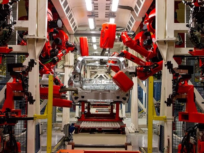 Auto: S&P prevede calo vendite fino al 2% nel 2022 a causa del conflitto Russia-Ucraina