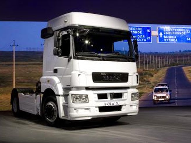Daimler positiva in Borsa su buone prospettive veicoli commerciali