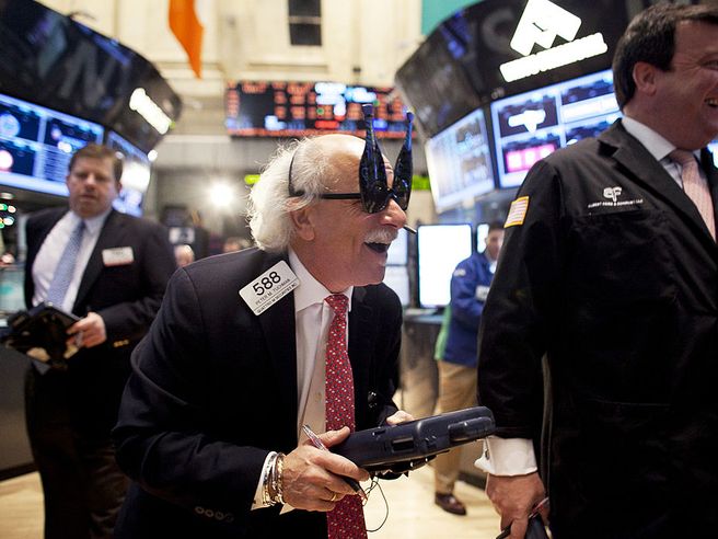 Wall Street: futures in rally, Nasdaq +2% con ritiro forse russe da confine Ucraina. Petrolio affonda, WTI -4%
