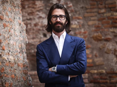 Tensioni in Delfin: approvato il bilancio 2025, ma Leonardo Maria Del Vecchio non partecipa all’assemblea