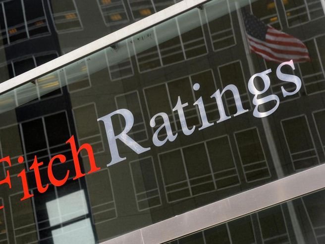Fitch taglia rating debito Usa da tripla A ad AA+. ‘Deterioramento fiscale nei prossimi tre anni’