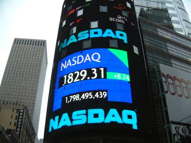 Nasdaq sospeso per circa tre ore per problemi tecnici