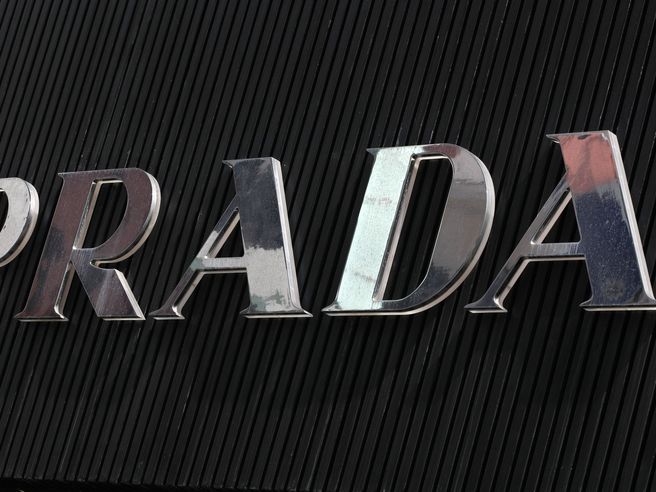 Prada con Crédit Agricole: intesa per finanziamento legato a sostenibilità