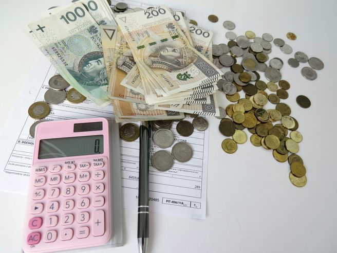 Polonia: banca centrale alza tassi interesse a sorpresa al 4,50%