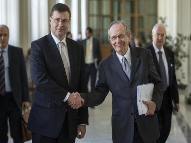 Manovra M5S-Lega, Dombrovskis: ‘Italia evita per ora procedura di infrazione’