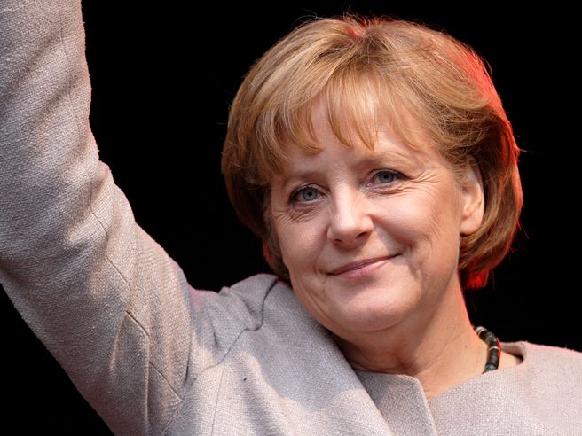 Merkel pronta ad ogni sforzo per difendere l’euro