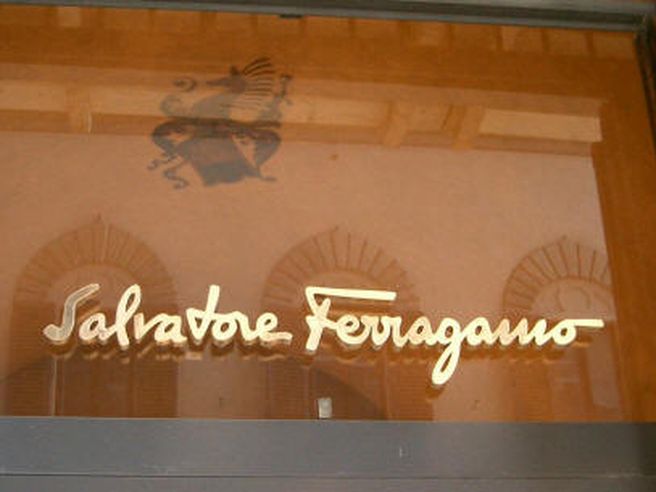 Salvatore Ferragamo: ricavi e utili in aumento a doppia cifra nel primo trimestre, 2015 atteso in crescita
