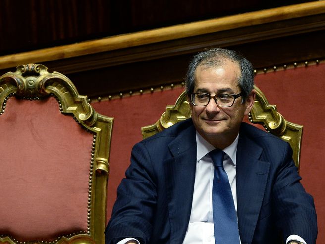 Tria: ‘Bce non può aiutare singolo paese’. Su manovra: ‘perplesso da superficialità Ue’