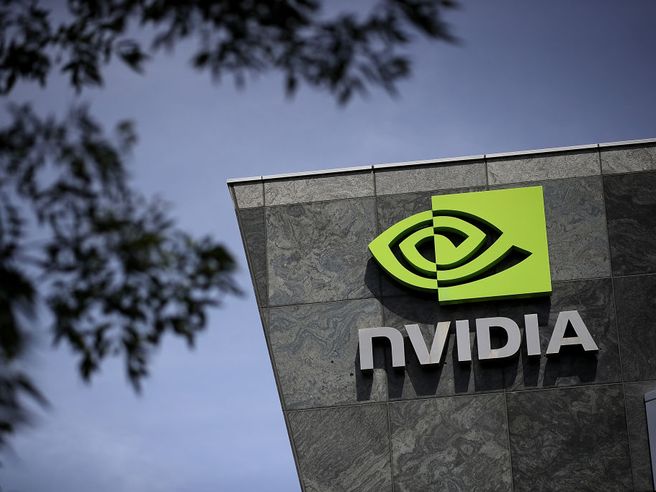 Nvidia: trimestrale batte stime su utili e fatturato. Vendite +50% oltre $7 miliardi, titolo +5% nell’afterhours