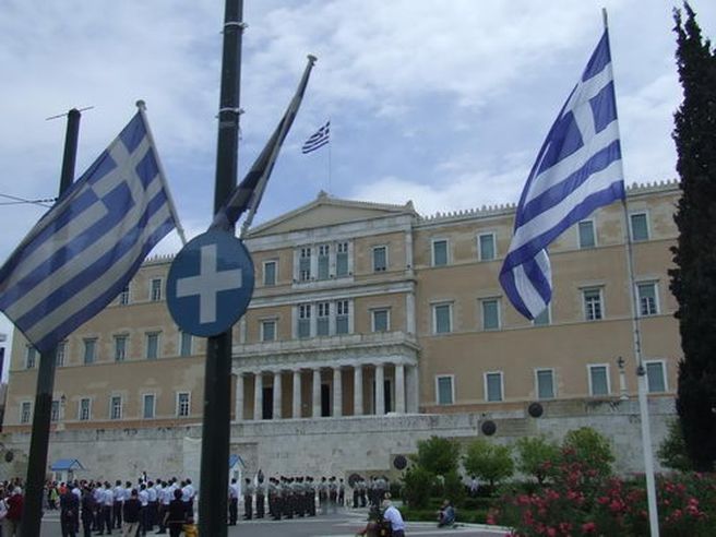 Grecia: tonfo della Borsa di Atene aspettando le novità dall’Eurogruppo
