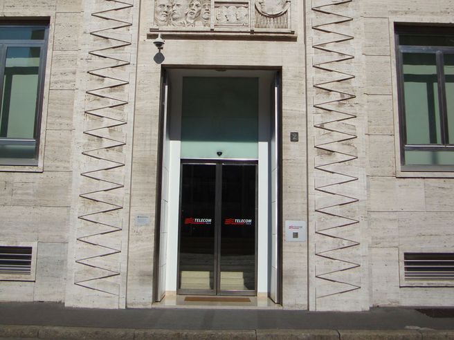 Telecom Italia: ebitda domestico in crescita nel 2017 e 2018, verso nuove misure per riduzione costi