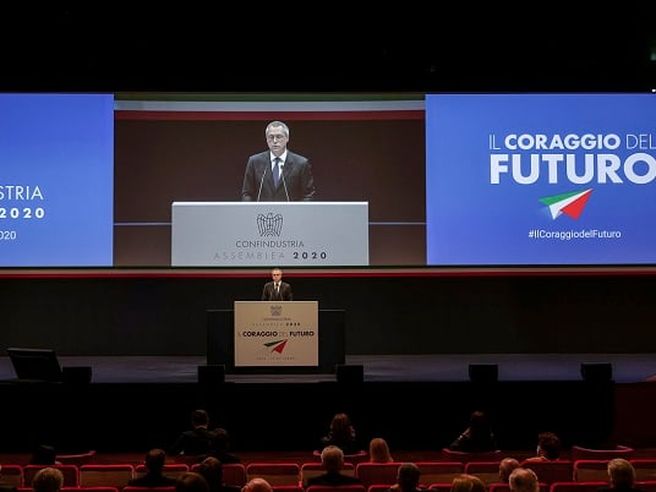 Confindustria: guerra e tensioni su prezzi commodity gelano la produzione industriale