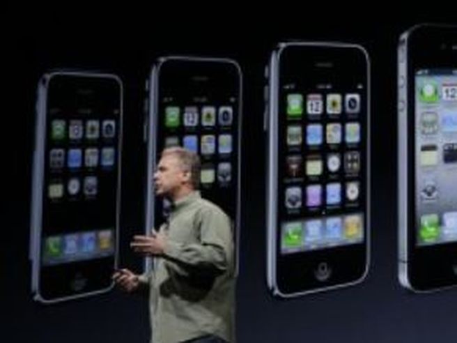 Apple svela l’iPhone5, ma a Wall Street l’accoglienza è tiepida