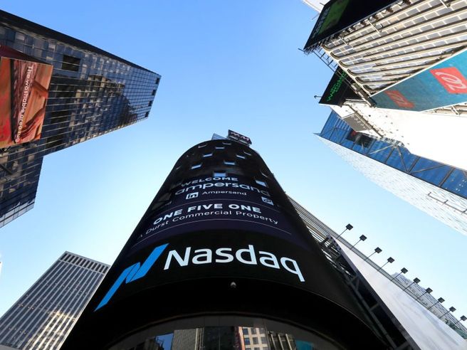 Wall Street: futures Nasdaq +0,90%, Bene Facebook post utili, si sfiamma Tesla. Sbornia BAKK: +38% dopo rally vigilia +200%