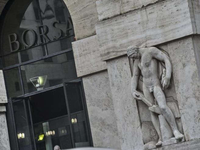 Piazza Affari resiste a doccia fredda Pil, sbancata per FCA