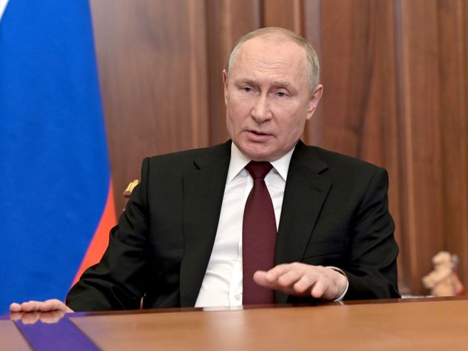 Attacco Putin all’Ucraina, a Wall Street Nasdaq ora è in mercato orso, Dow Jones crolla di oltre 800 punti. Petrolio +7%