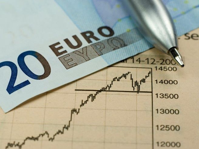 Forex: euro aggiorna minimi a 3 mesi scivolando sotto quota 1,36